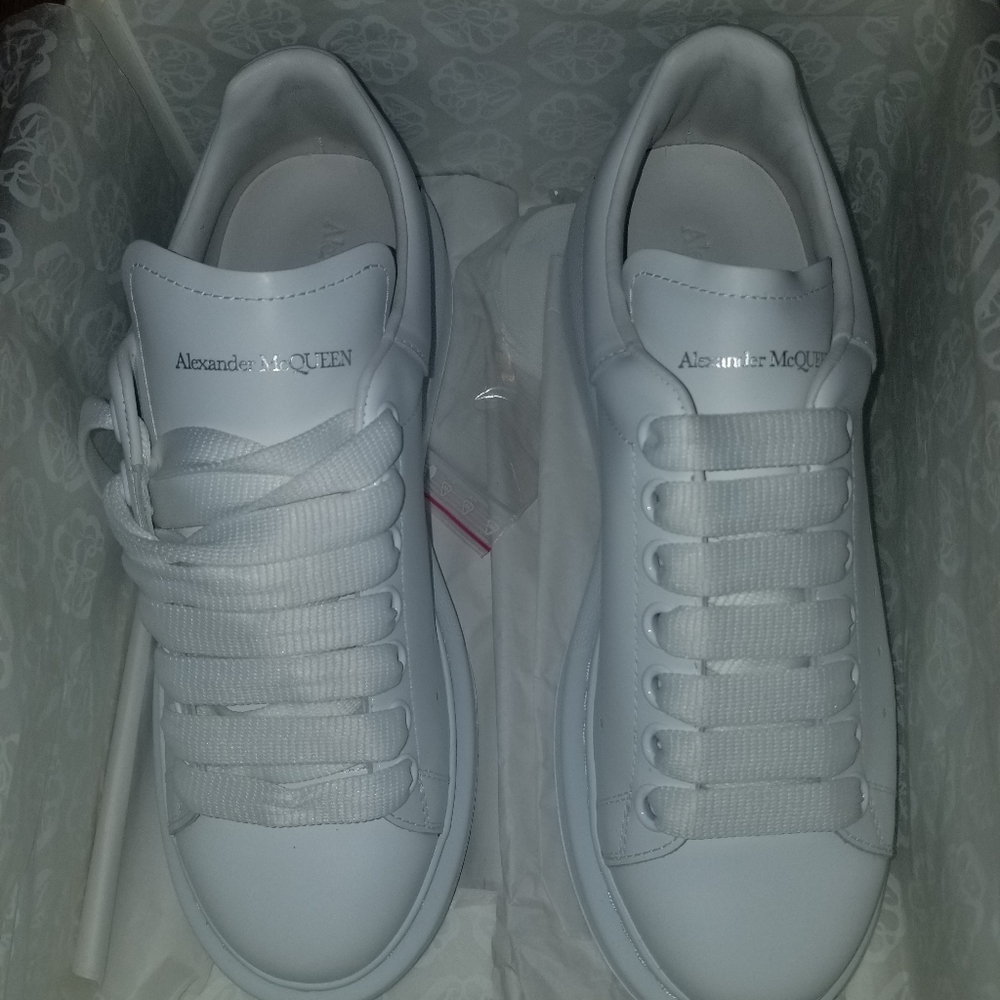 Alexander McQueen Sneakers - Picture 1 of 6
